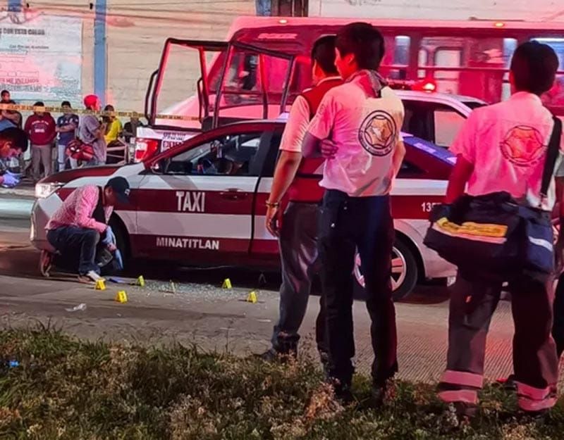 ¡DOS CRIMINALES EN MOTOCICLETA LE DISPARARON AL CHOFER DEL TAXI 1357! - SOBRE EL BOULEVARD INSTITUTO TECNOLÓGICO DE MINATITLAN