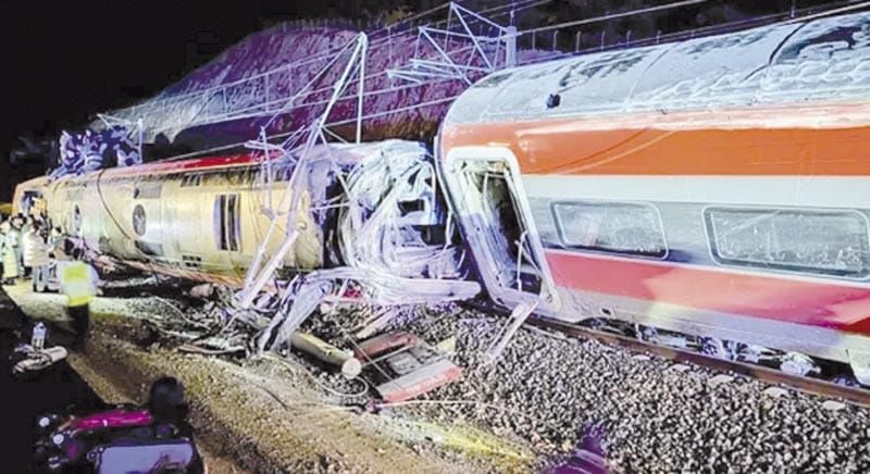 ¡ESPAÑA DE LUTO! - 21 MUERTOS