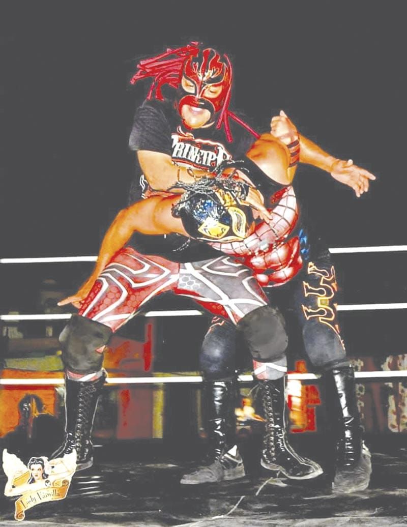 ¡LLEGA NOCHE DE REYES CON GRAN LUCHA LIBRE!