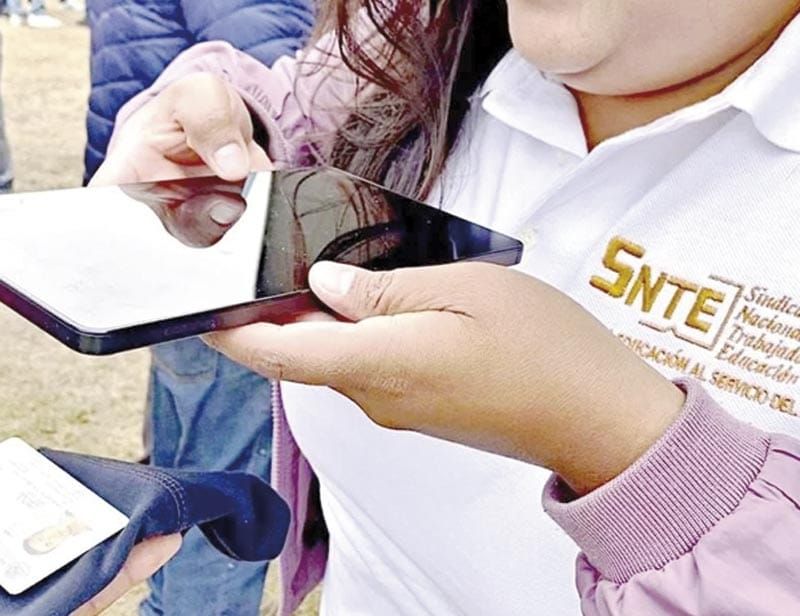 ¡AFILIA SNTE A MORENA A 1.2 MILLONES DE MAESTROS!