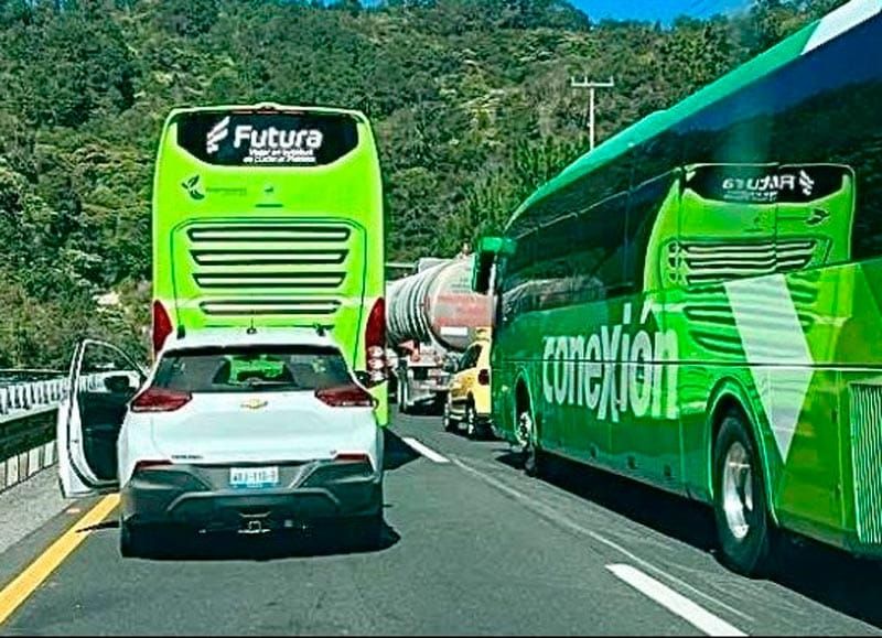 ¡COLAPSAN AUTOPISTAS! - POR RETORNO VACACIONAL