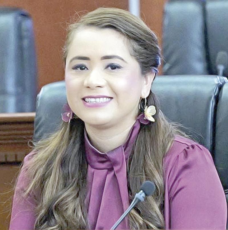 ¡DETIENEN A DIPUTADA MORENISTA EN GARITA DE CALEXICO!