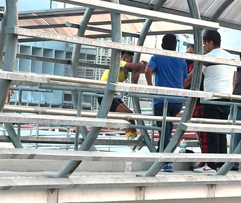 ¡INTENTÓ LANZARSE DEL PUENTE EN LA AVENIDA CUAUHTÉMOC!