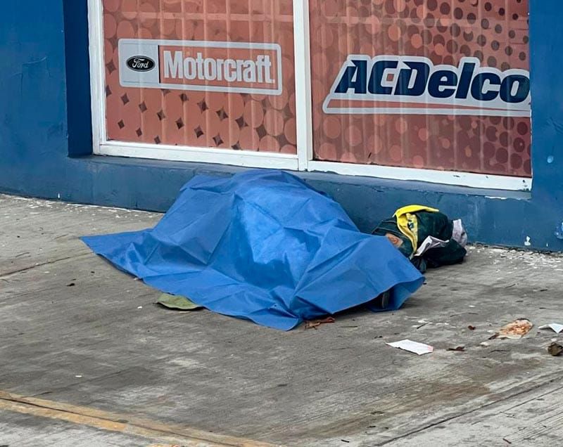 ¡DEJARON MORIR A HOMBRE QUE SUFRIÓ ATAQUE AL CORAZÓN!