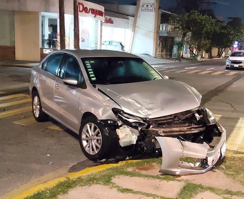 ¡ACABAN LA PACHANGA CHOCANDO!