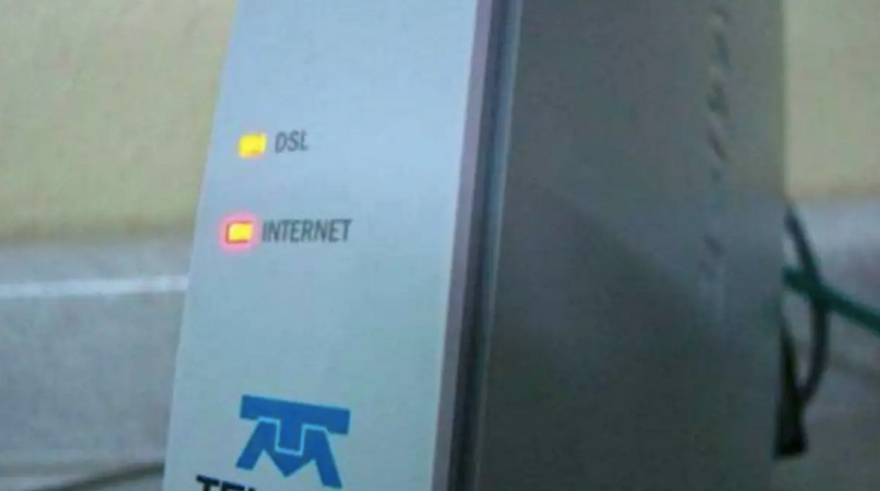 ¡SE DESENCHUFAN LOS TELÉFONOS DE PC! - ¨Y DE BOMBEROS POR CULPA DE TELMEX