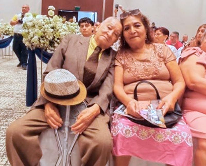 ¡POR FACEBOOK SE CONOCIERON!