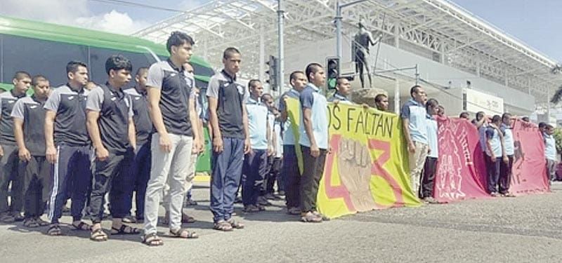 ¡PADRES DE AYOTZINAPA EXIGEN JUSTICIA, AVANCES DE LA INVESTIGACIÓN Y REUNIÓN CON LA PRESIDENTA!