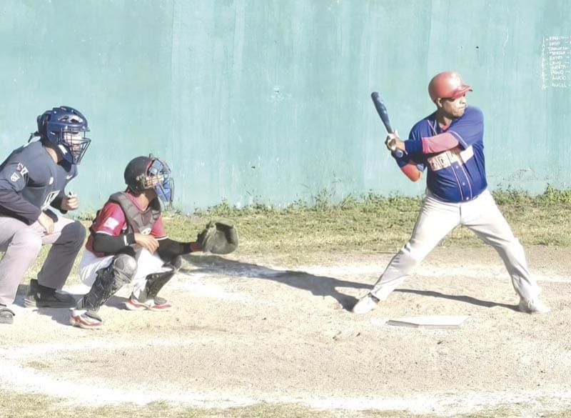 ¡EL PÁJARO QUITA LO INVICTO A MEDIAS BLANCAS, 19-7!