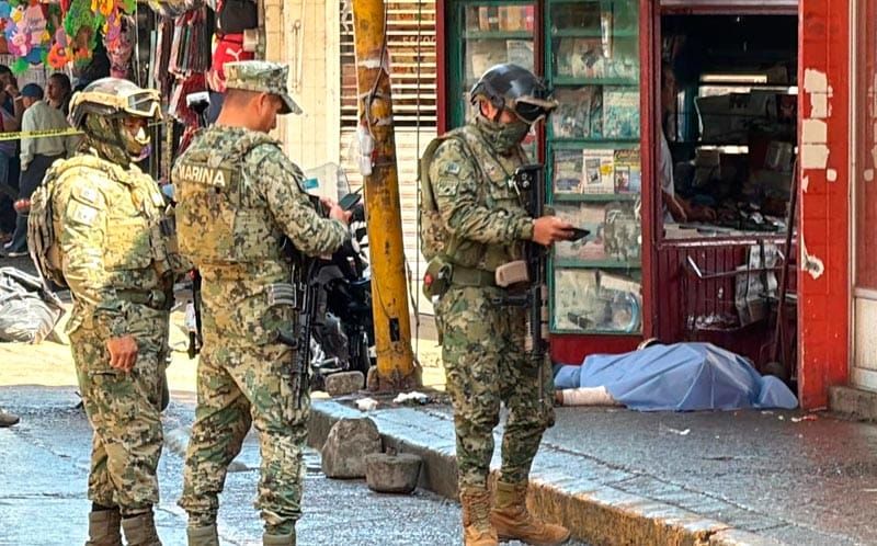 ¡ASESINAN A BALAZOS AL JEFE DE INSPECTORES DE COMERCIO! - LE DISPARARON CUATRO PLOMAZOS EN EL MERCADO DE POZA RICA