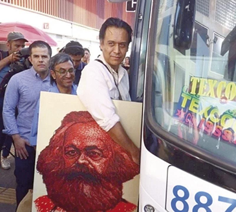 ¡SALE MARX ARRIAGA DE LA SEP TRAS 4 DÍAS ATRINCHERADO!