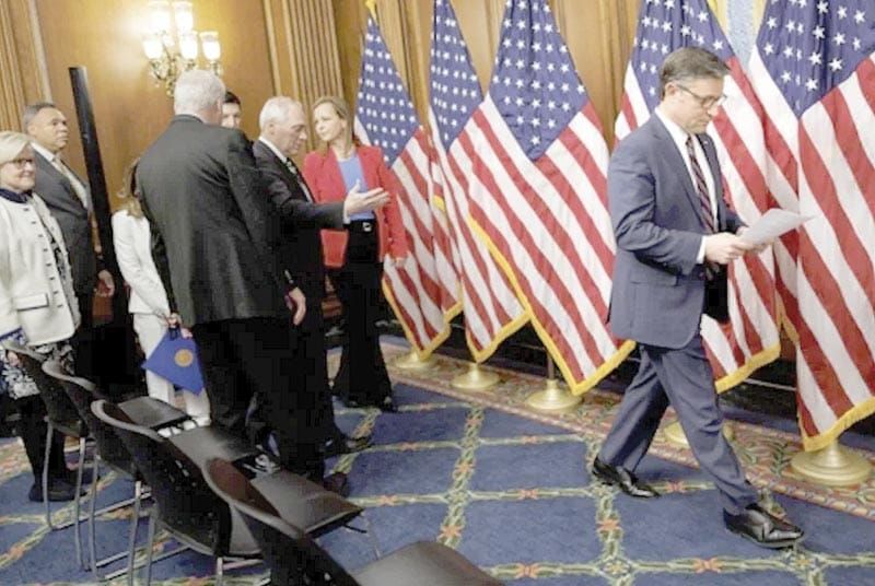 ¡BUSCAN DEMÓCRATAS FORZAR REEMBOLSOS DE ARANCELES!