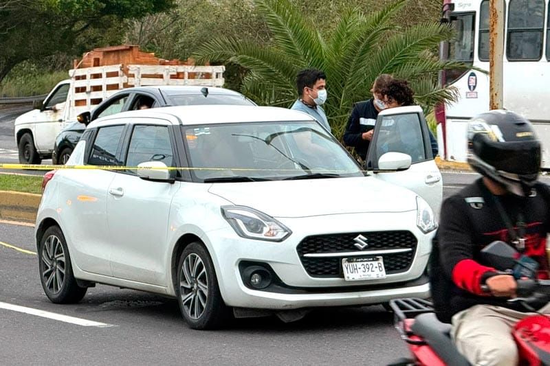 ¡MUJER MURIÓ POR INFARTO DENTRO DE AUTOMÓVIL!