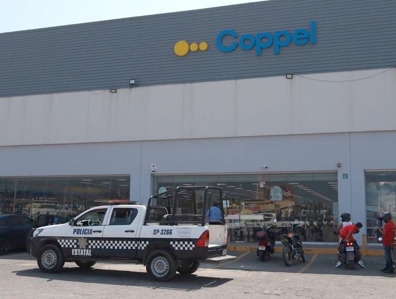 ¡ASALTAN COPPEL DE DIVERTIPLAZA!