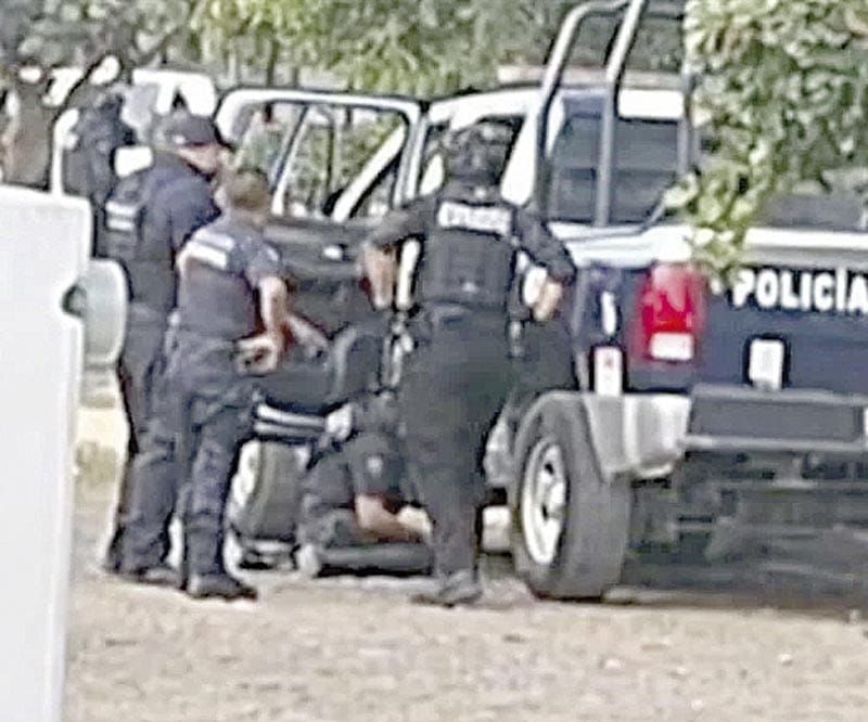 ¡ATACAN A LA POLICÍA ESTATAL!
