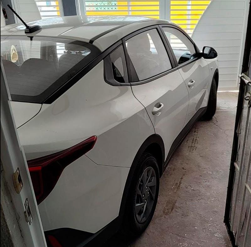 ¡LE ROBAN EL AUTO A FAMILIAR DE REPORTERA DE GRUPO FM RADIO!