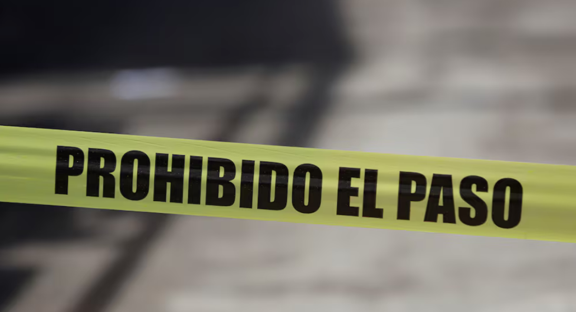 ¡COMANDO CORTA OREJA A CUATRO HOMBRES Y LES ROBA PERTENENCIAS!