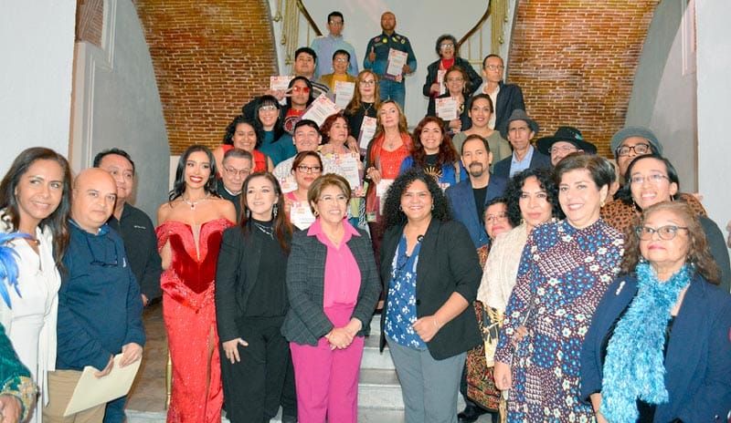 EXPONEN COLECTIVA DE CARNAVAL 'ARTE & MAGIA DEL PUERTO'