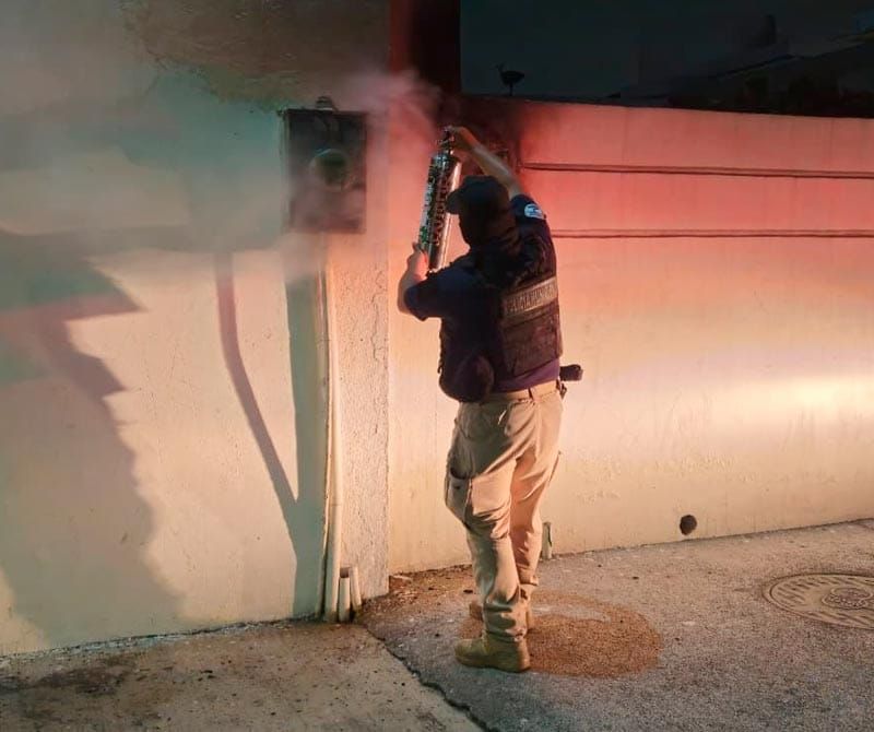 ¡SALEN CHISPAS Y HUMO EN UNA MUFA EN COSTA VERDE!