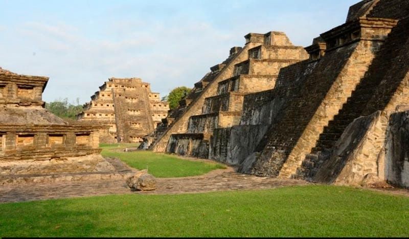 ¡AMENAZAN TOMAR EL TAJÍN! - *Trabajadores del INAH