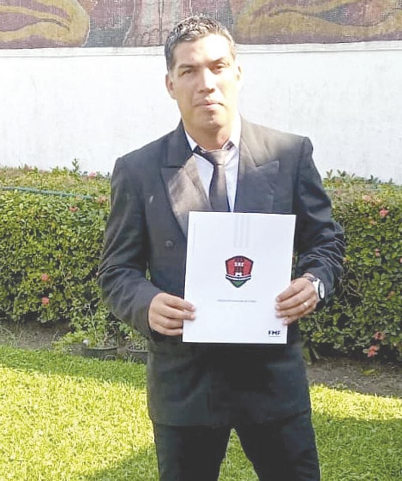 ¡ALFREDO MARÍN YA ES D.T. DE FÚTBOL PROFESIONAL!