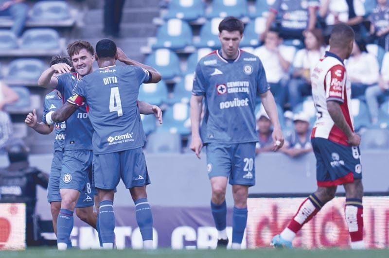¡CRUZ AZUL IMPARABLE, AHORA 3-1 A SAN LUIS!