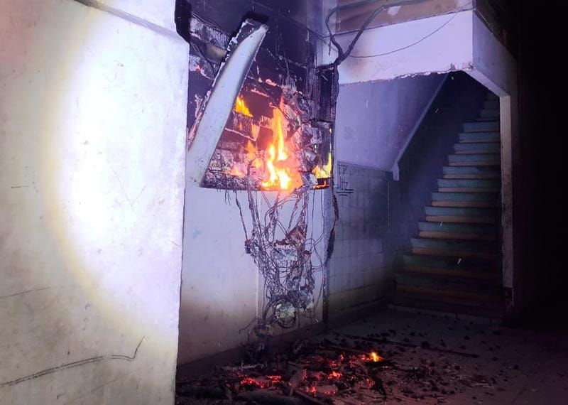 ¡FUEGO EN EDIFICIO DE LA ZONA DE MERCADOS!