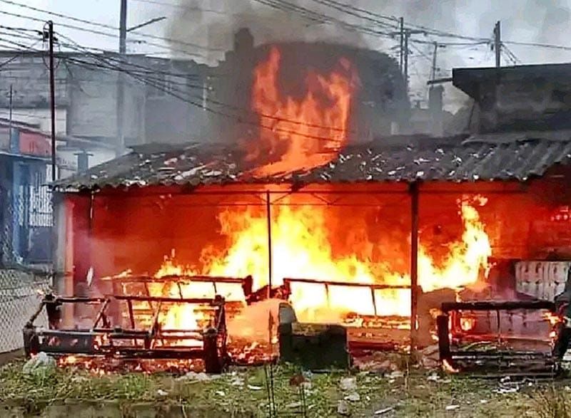 ¡EXPLOTAN VELADORAS Y FAMILIA PIERDE SU CASA!