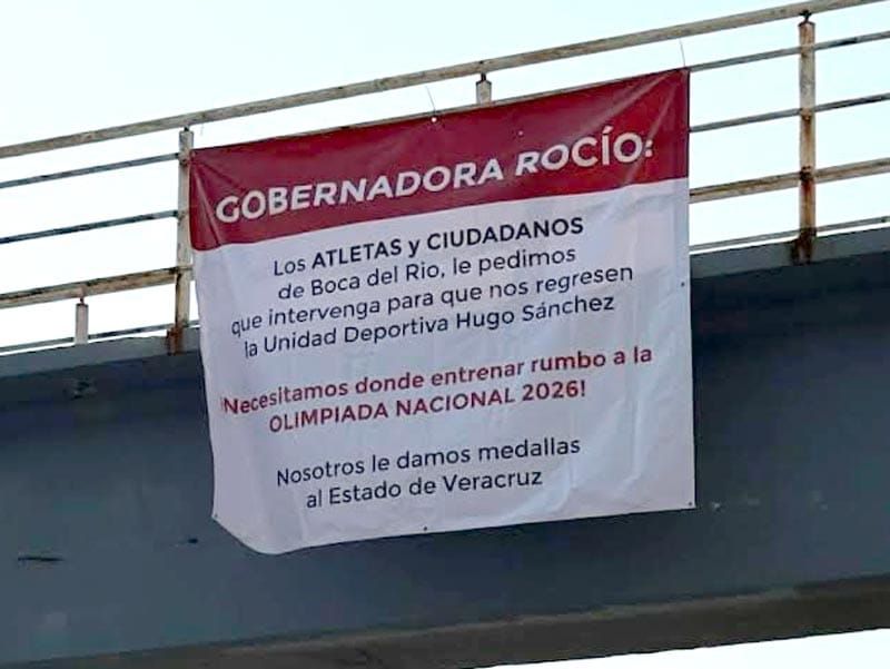 ¡PROTESTAN DEPORTISTAS! - *Con lonas piden apertura de la “Hugo Sánchez”