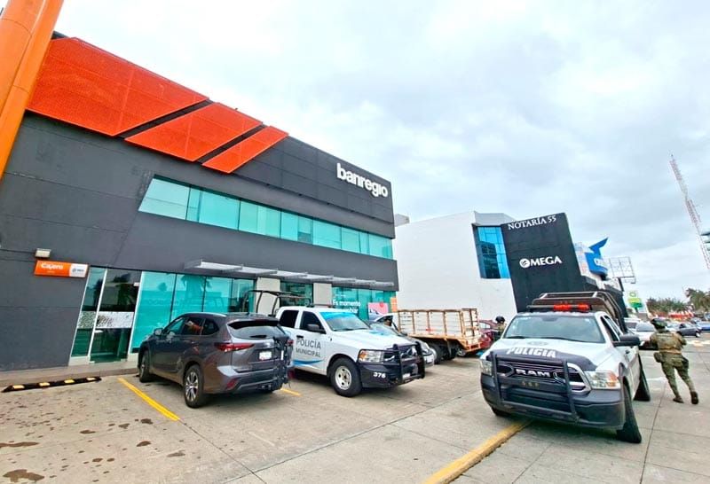 ¡ATRACAN A CUENTAHABIENTE Y LE ROBAN 800 MIL PESOS!