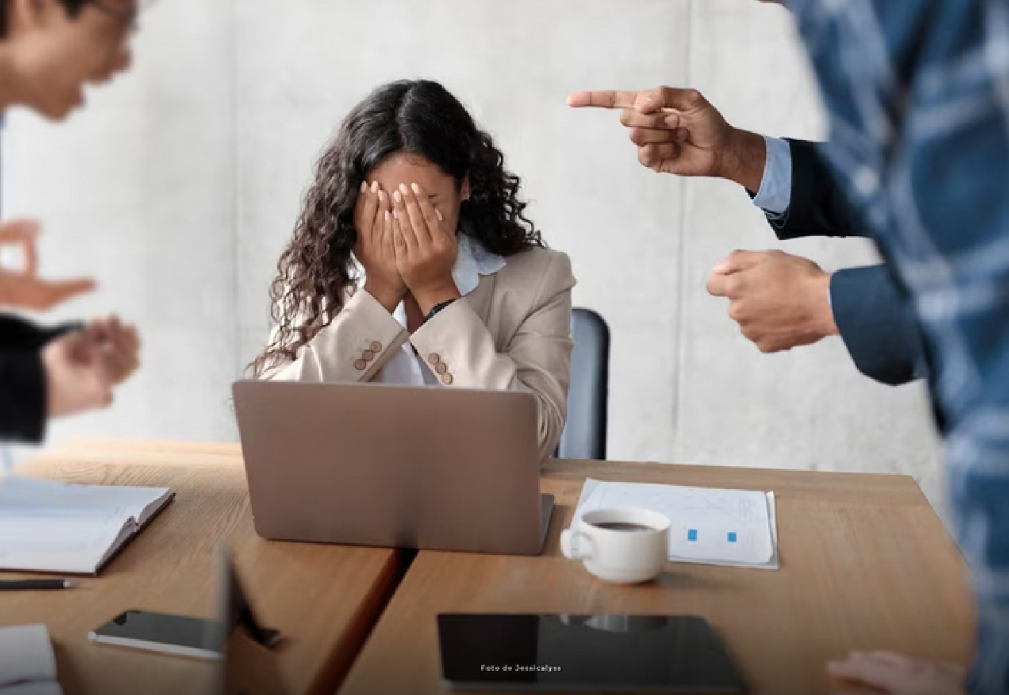 ¡JEFES YA NO PODRÁN MOLESTAR A EMPLEADOS FUERA DE HORARIO!