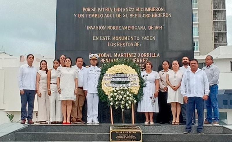 ¡RECUERDAN EL 112 ANIVERSARIO DE LA DEFENSA DE VERACRUZ! - EN EL OBELISCO