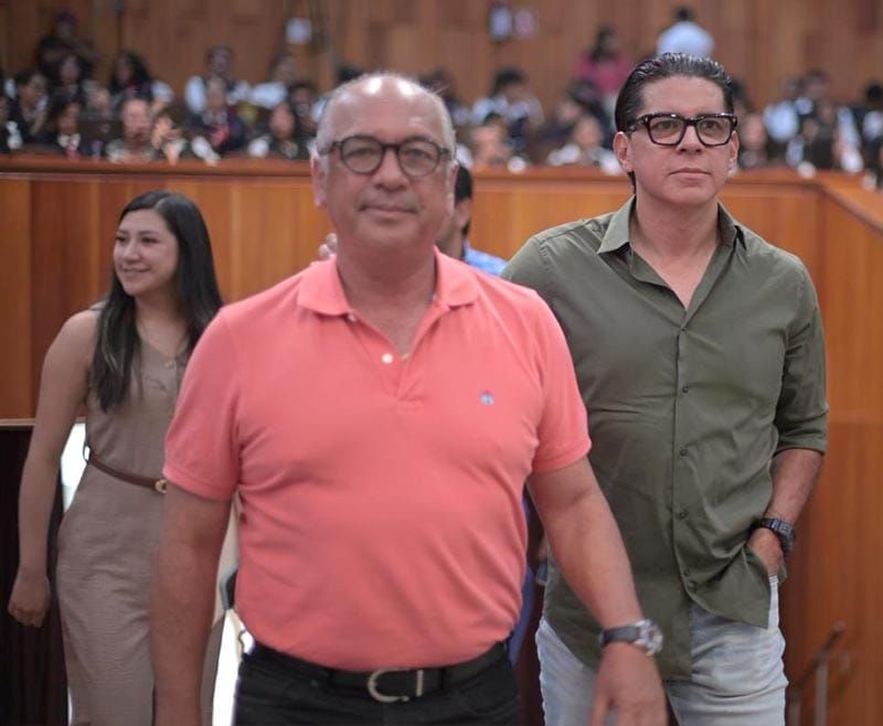 ¡PROPONEN UNIFORME NEUTRO!