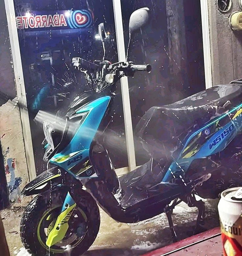 ¡ROBAN MOTONETA DE COMERCIANTE EN EL BAR ‘MI CASA’!