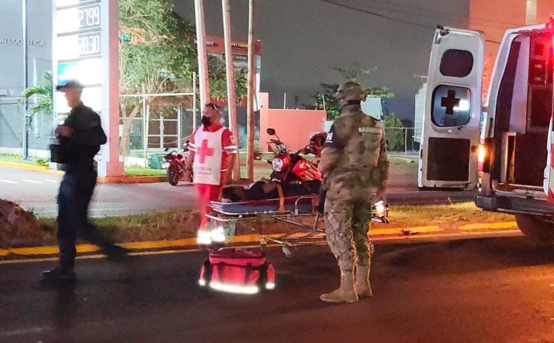 ¡MUJER MOTOCICLISTA LESIONADA POR DERRAPÓN EN LAS AMAPOLAS!
