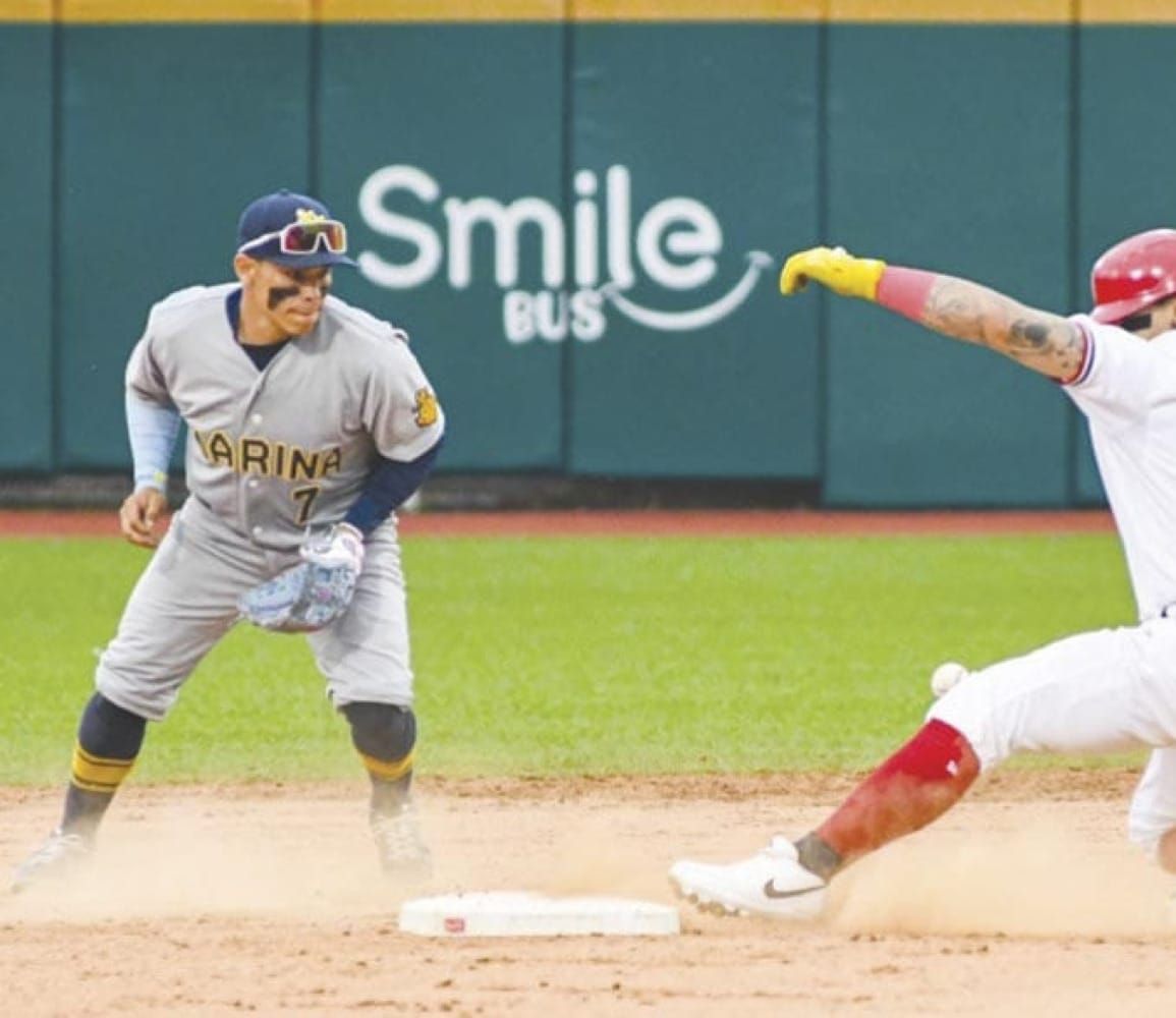 ¡UNA HISTORIA LLAMADA BEISBOL! | SE PRESENTA LA MÁQUINA ROJA DEL PUERTO - El renovado Águila de Veracruz por fin se dejó ver ante su gente y lo hizo enfrentando a la novena de la Marina Armada de México, en un duelo que dejó detalles interesantes sobre...
