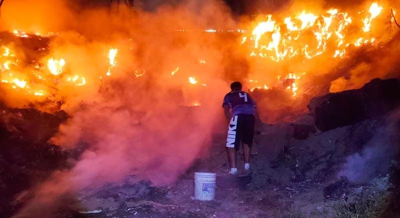 ¡ARDE PASTIZAL Y PROCOVA PÁNICO EN VECINOS DE LA RESERVA 3 DE TARIMOYA!