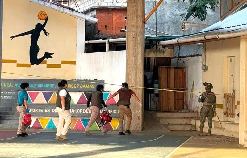 ¡EJECUTADOS A BALAZOS EN CAPILLA DE LA SANTA MUERTE! - DOS MUERTOS Y UN HERIDO POR LOS DISPAROS DE UN GRUPO ARMADO