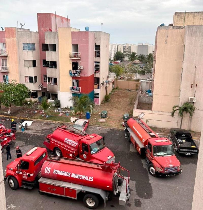 ¡EXPLOSION EN PALMA REAL! - MUJERES, MENORES Y MASCOTAS FUERON RESCATADOS DEL FUEGO DE UN MULTIFAMILIAR