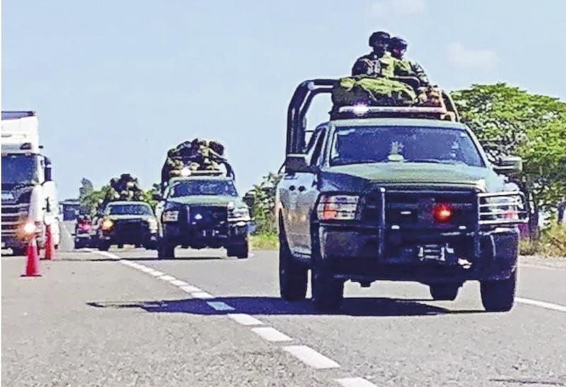 ¡QUE EU APUNTA CONTRA POLÍTICOS MEXICANOS!