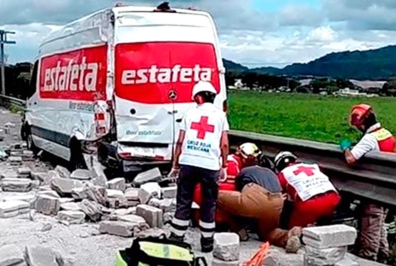 ¡UN MUERTO EN CARAMBOLAZO EN LA AUTOPISTA!