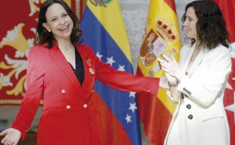 ¡MARÍA CORINA MACHADO RECIBE LA MEDALLA DE ORO!