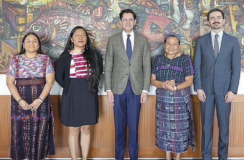 ¡NOMBRAN A RIGOBERTA MENCHÚ COMO CONSEJERA PARA DERECHOS INDÍGENAS!