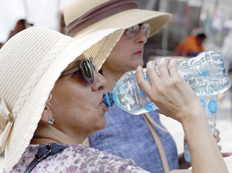 ¡OLA DE CALOR DEJA DOS MUERTES Y MÁS DE 100 CASOS EN MÉXICO!