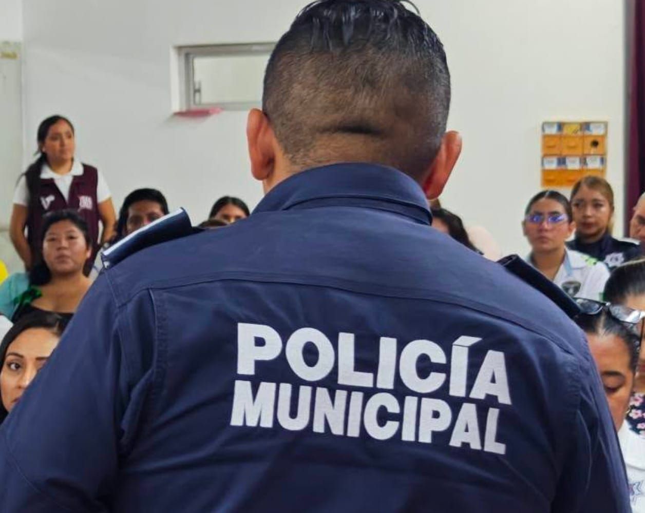 ¡PISTOLEROS ROBAN 27 MIL PESOS DE LA FARMACIA GUADALAJARA!