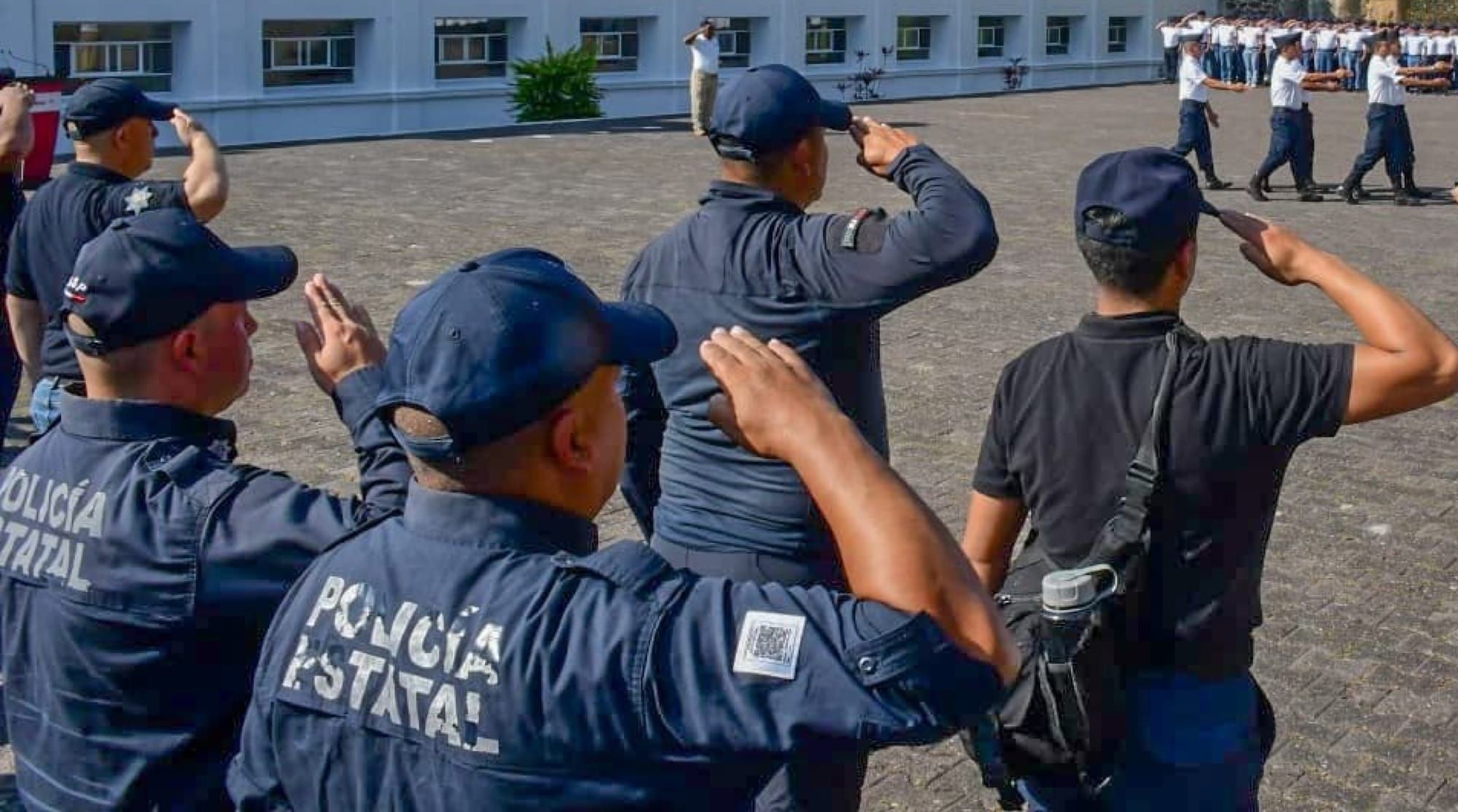 ¡DOS PISTOLEROS ASALTAN GASOLINERA EN LAS VEGAS!
