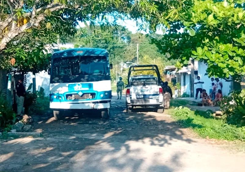 ¡ENCUENTRAN A PERSONA SIN VIDA AL INTERIOR DE UN CAMIÓN URBANO!