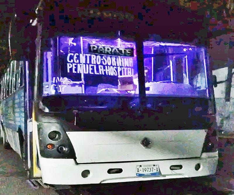 ¡“MOTO-RATONES” ASALTAN AUTOBÚS DE PASAJE!