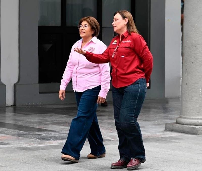 ¡NAHLE VINO CON ROSA! - AL PALACIO MUNICIPAL