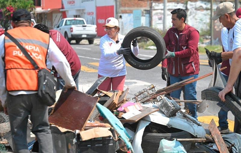 ¡LAS DEJAN LIMPIAS! - A CINCO COLONIAS